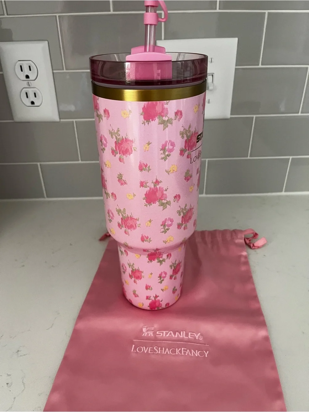 Stanley The Quencher H2.O FlowState Tumbler 40oz /Love Shack Fancy Ibiza sunset